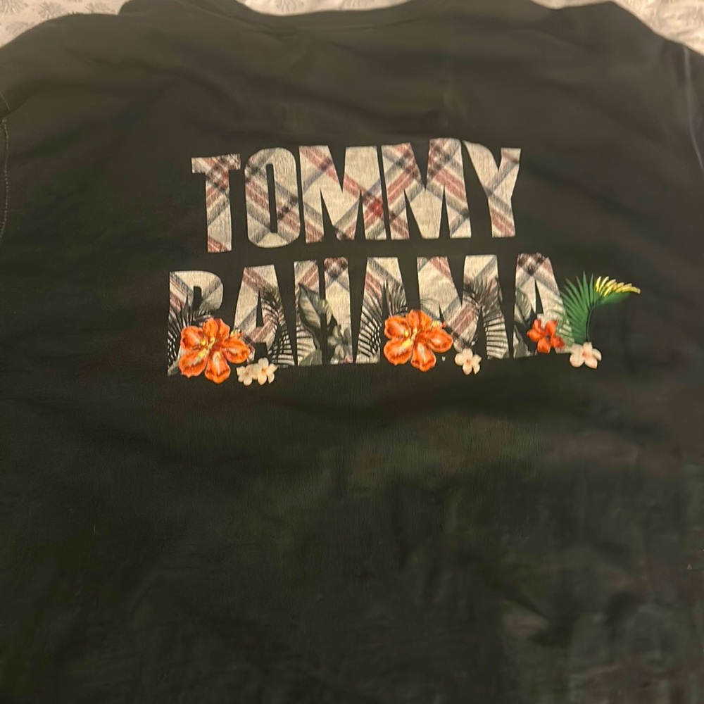 ✨Tommy Bahama great long sleeve shirt